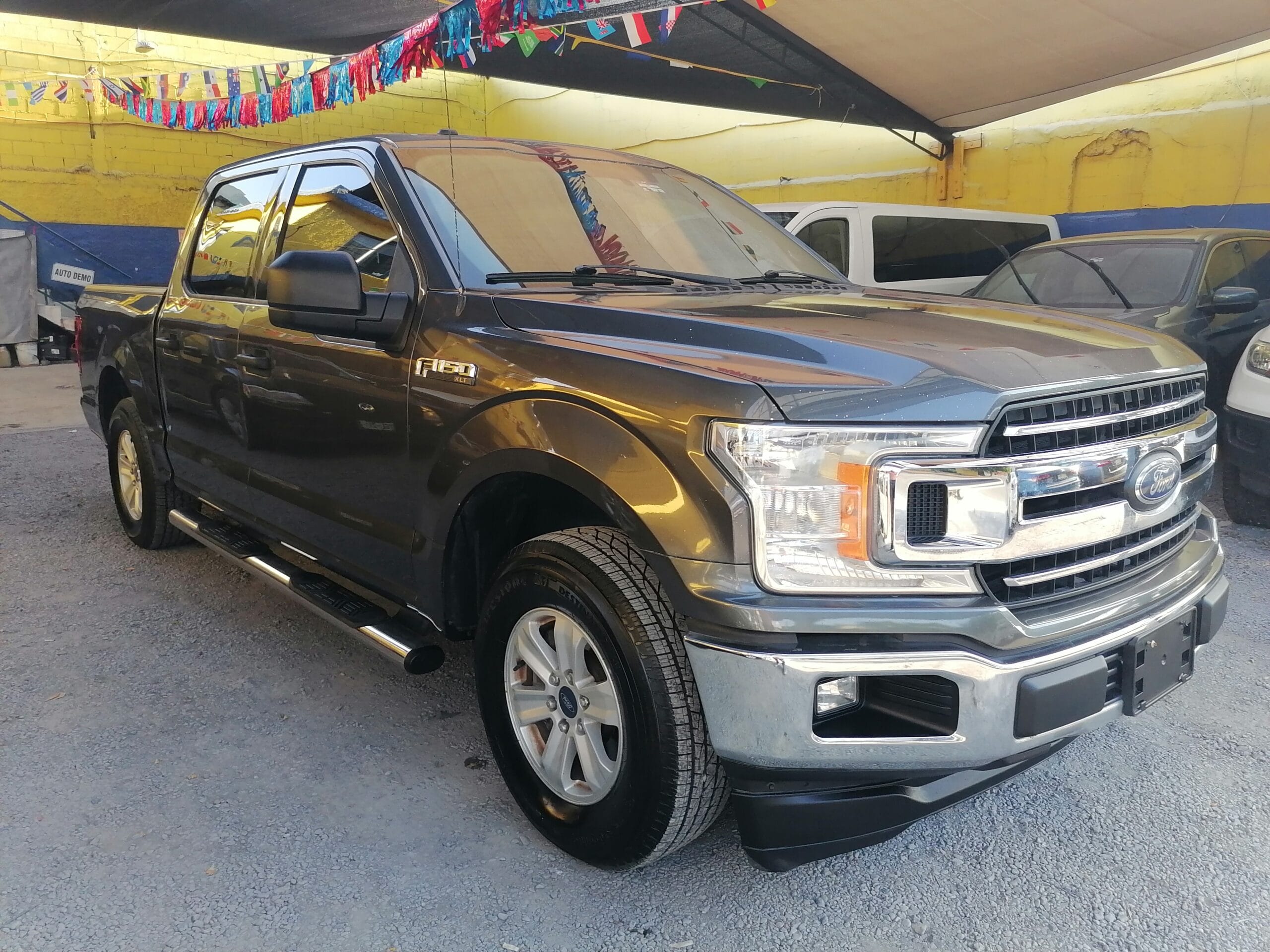 FORD F150 XLT 2018 DOBLE CABINA - Image 2