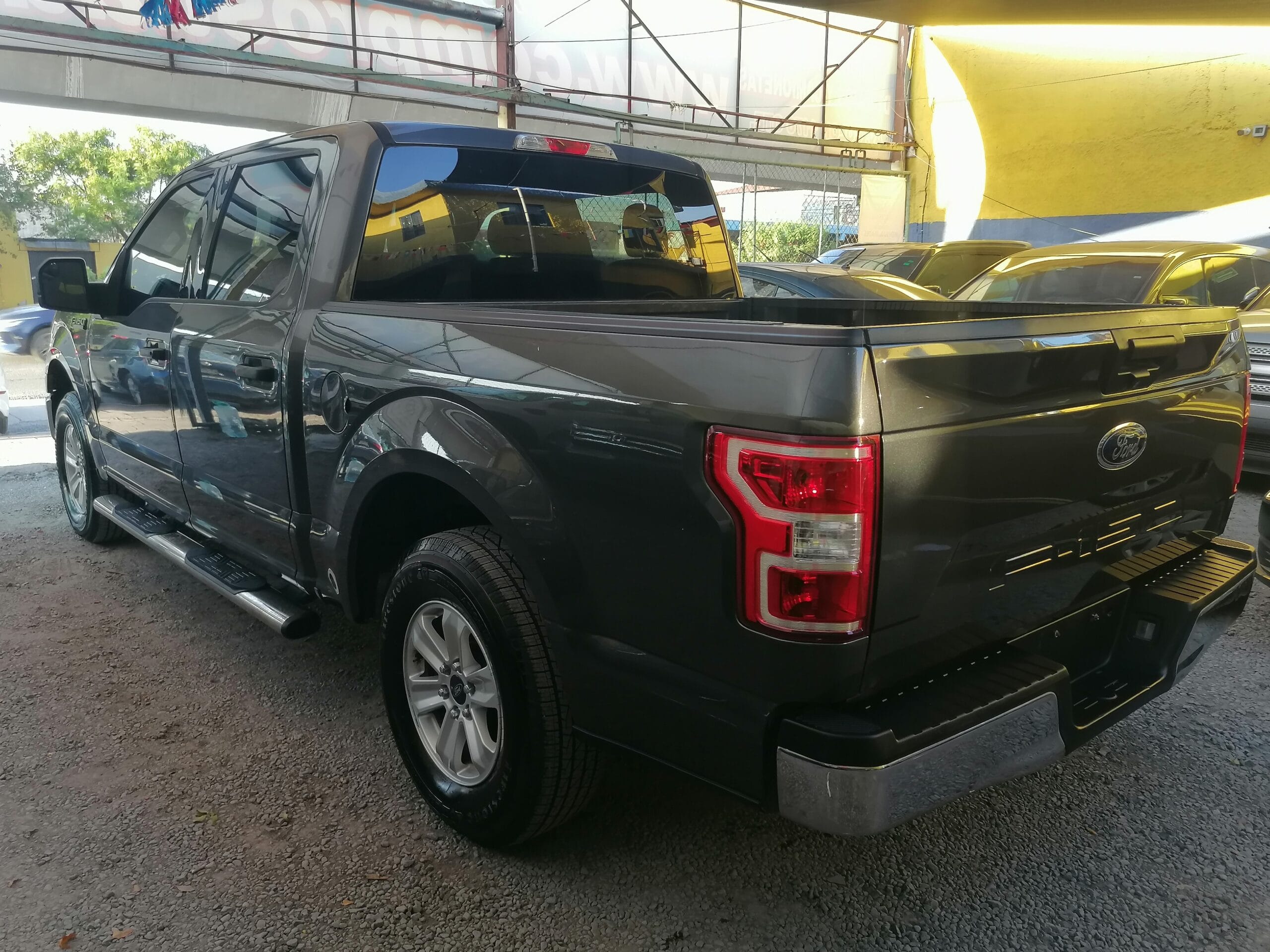 FORD F150 XLT 2018 DOBLE CABINA - Image 4