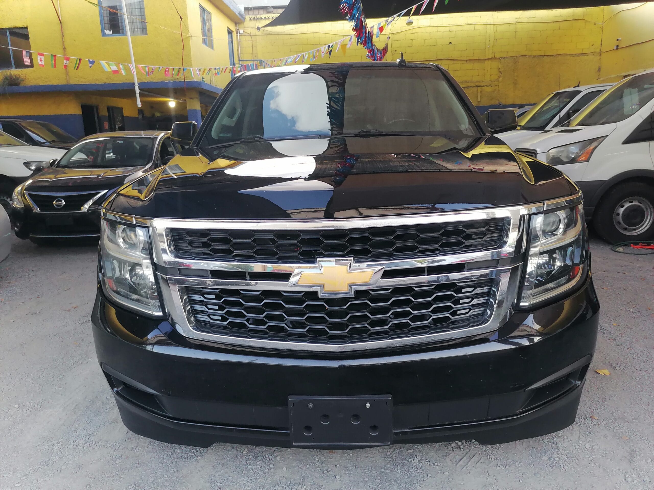 CHEVROLET SUBURBAN 2018 - Image 2
