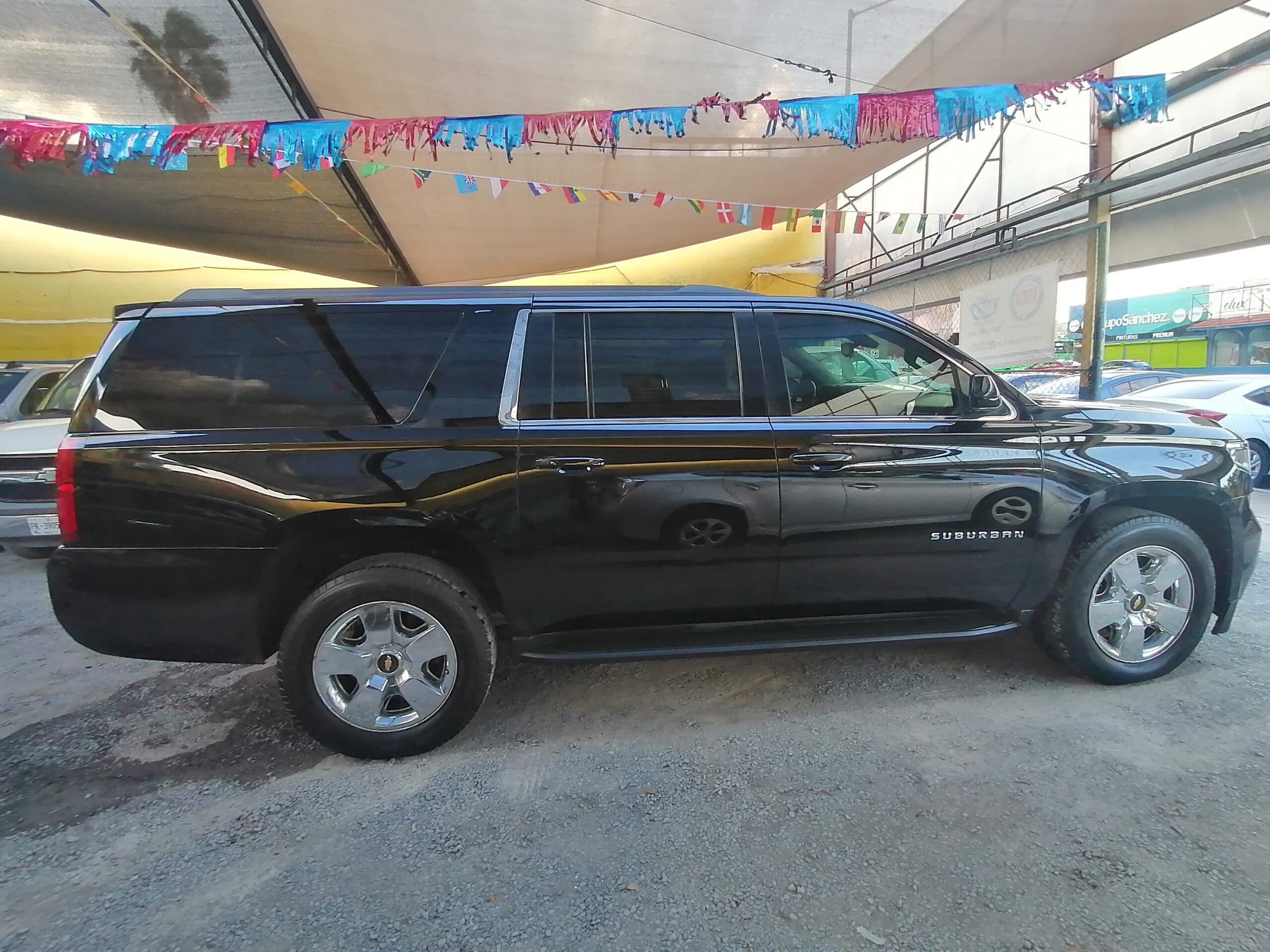 CHEVROLET SUBURBAN 2018 - Image 7