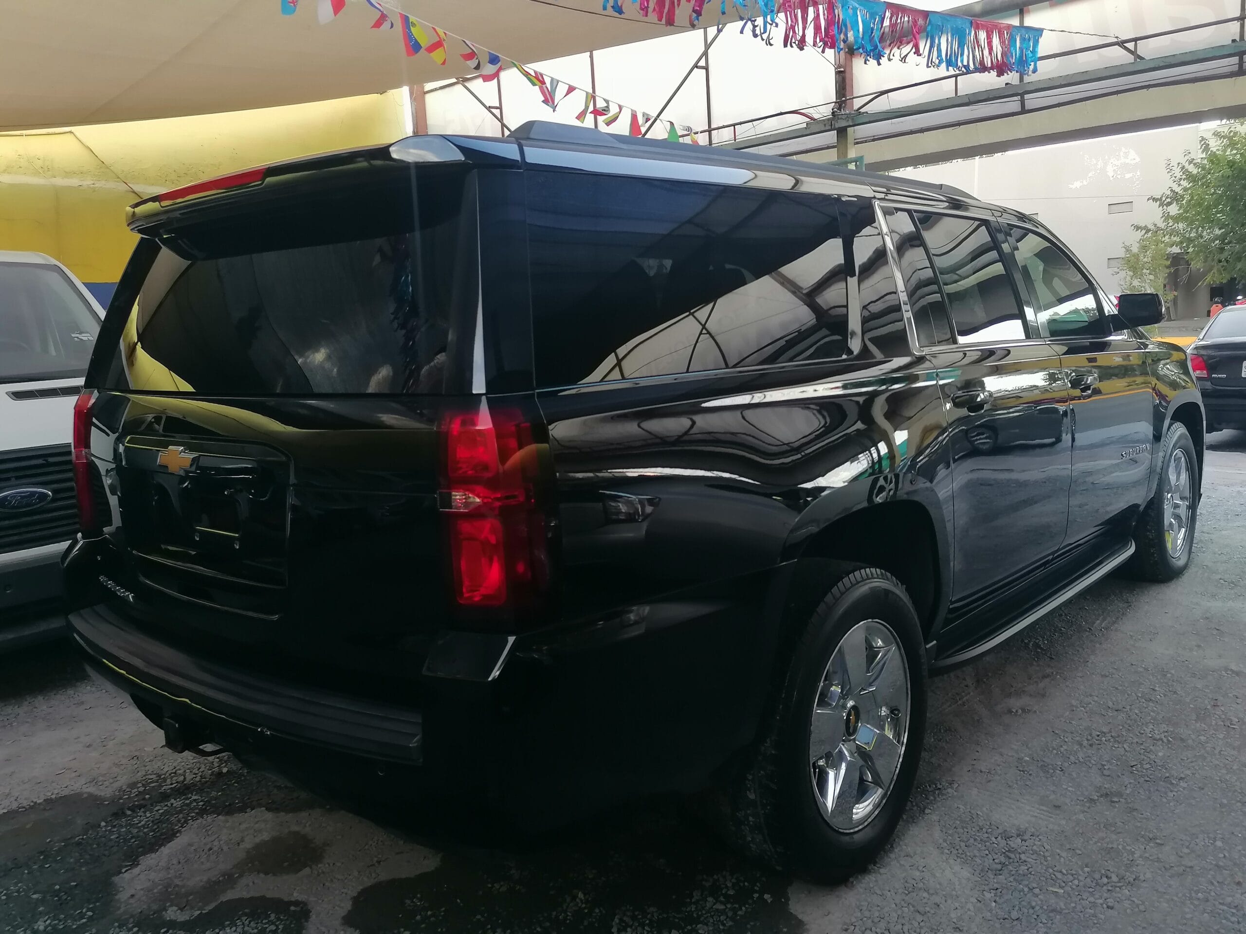 CHEVROLET SUBURBAN 2018 - Image 4