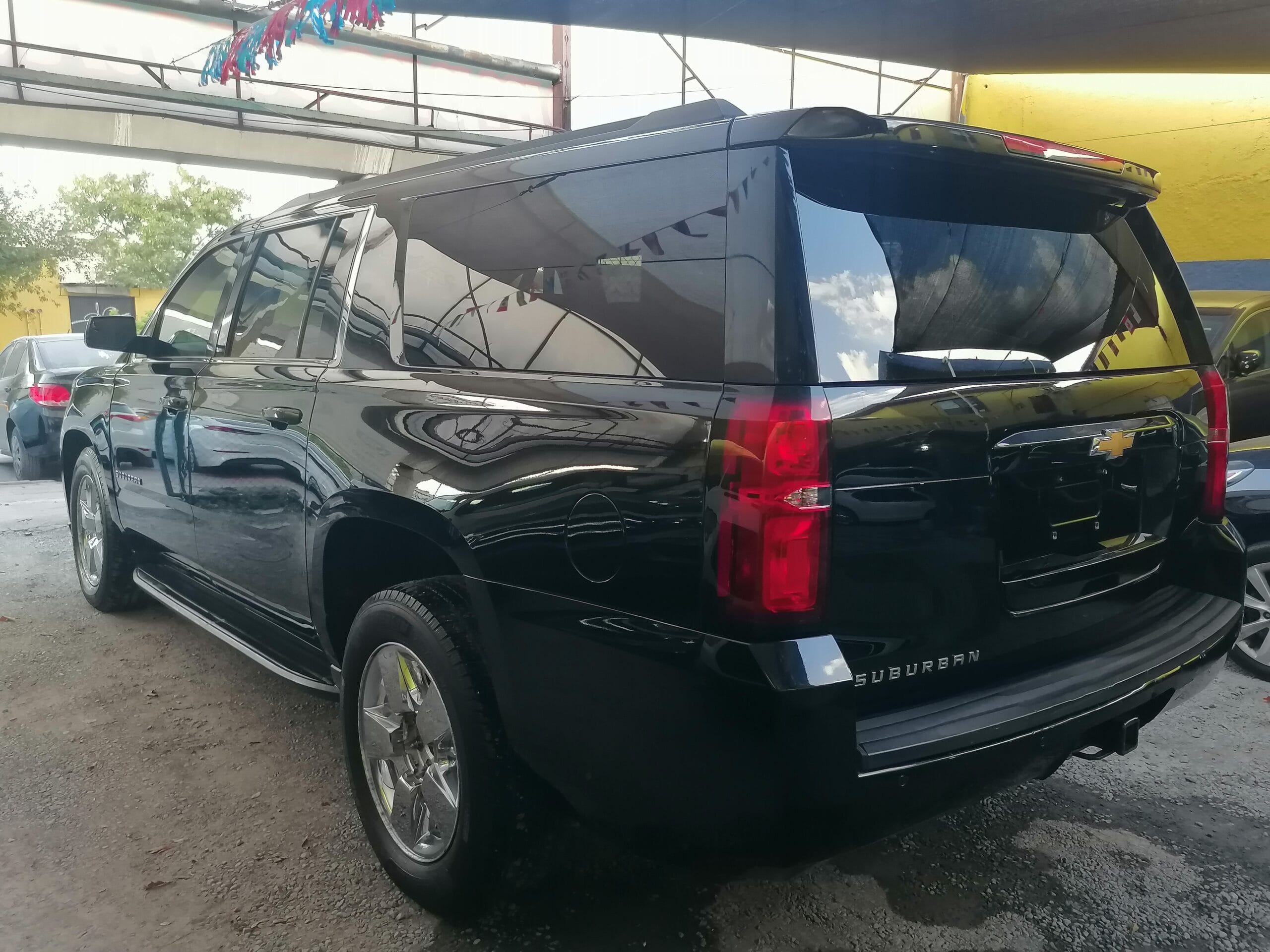 CHEVROLET SUBURBAN 2018 - Image 6