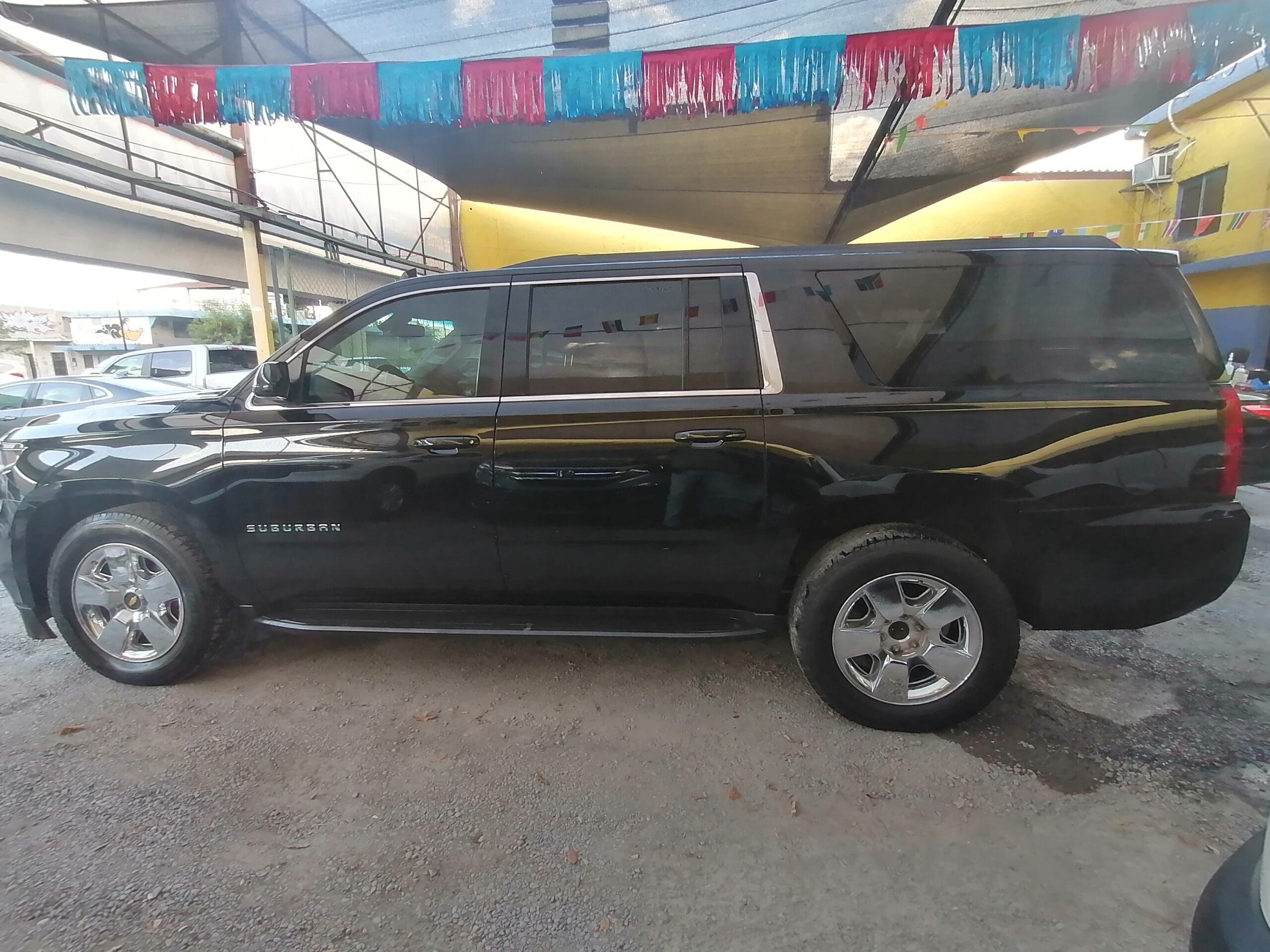 CHEVROLET SUBURBAN 2018 - Image 8
